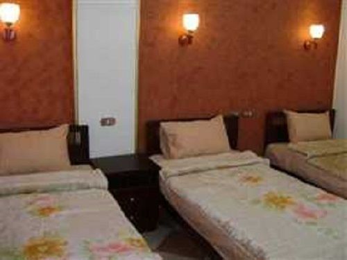 Hostel Rotana Palace *